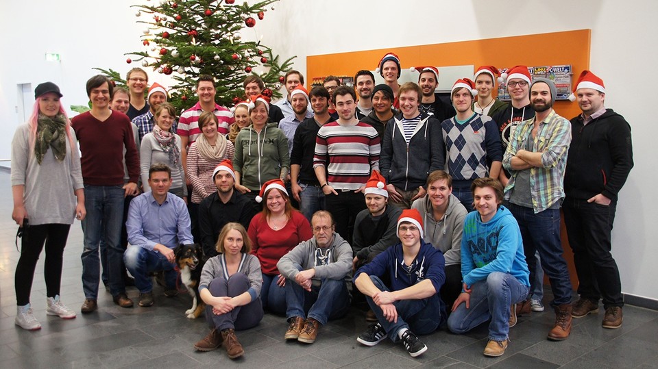 Das GamePro/GameStar-Team (natürlich auch die Kollegen, die zum Zeitpunkt des Foto-Shootings schon im Urlaub waren) wünscht frohe Weihnachten.
