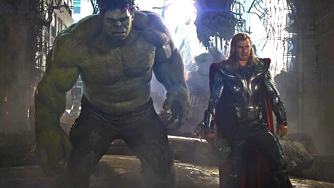 Die beiden Avengers Hulk (Mark Ruffalo) und Thor (Chris Hemsworth) sind Gerüchten nach in Thor 3 wiedervereint.