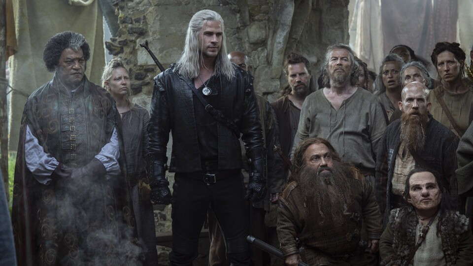 In Staffel 4 hat Geralt eine Menge Begleiter*innen.