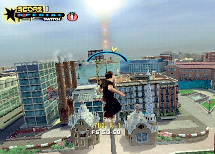 Der von Jackass bekannte Wee-Man ist auch mit von der Partie. Hier traut er sich auf den Seilbahn-Draht zum luftigen Monstergrind über Barcelona. Screen: GameCube