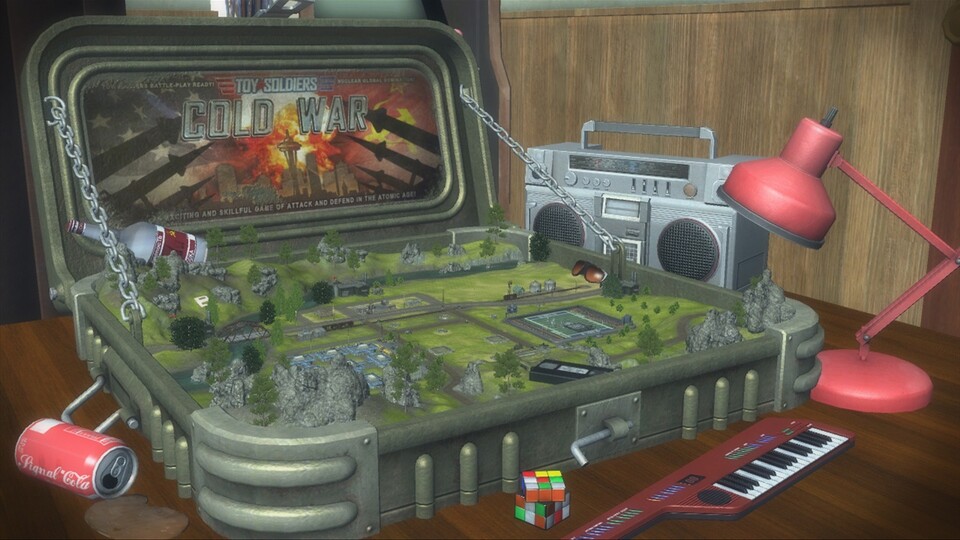 Schlachtfeld mal anders: In Toy Soldiers: Cold War spielt ihr mit Plastiksoldaten in einer Spielzeugkiste