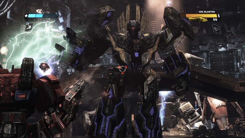 Transformers: Dem Zerstörer-Decepticon kommt ihr mit Frontalbeschuss nicht bei ... [360]