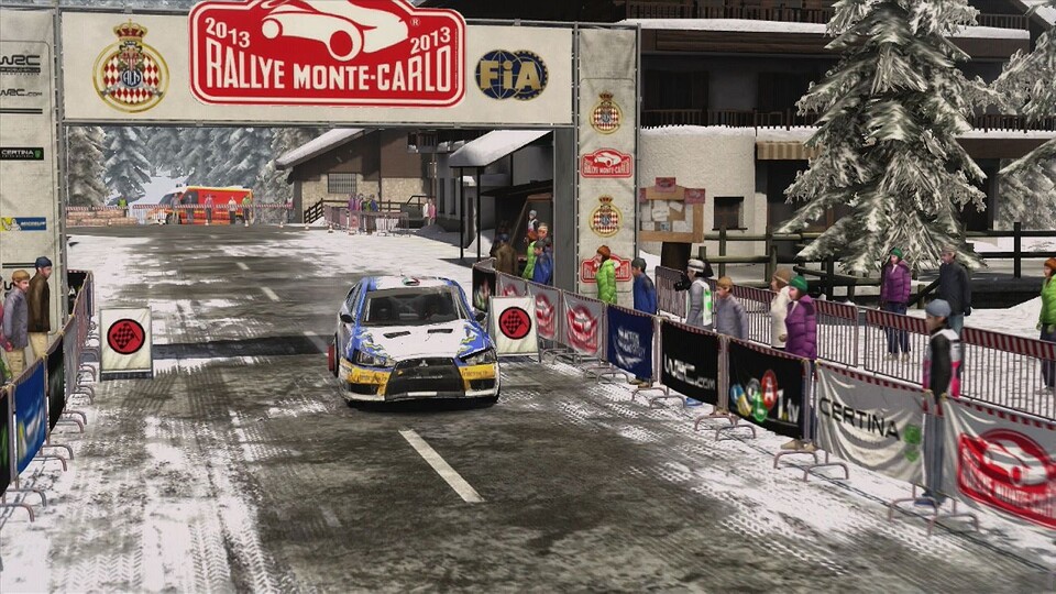 Eis, Schotter, Asphalt: Die Untergründe in WRC 4 variieren.