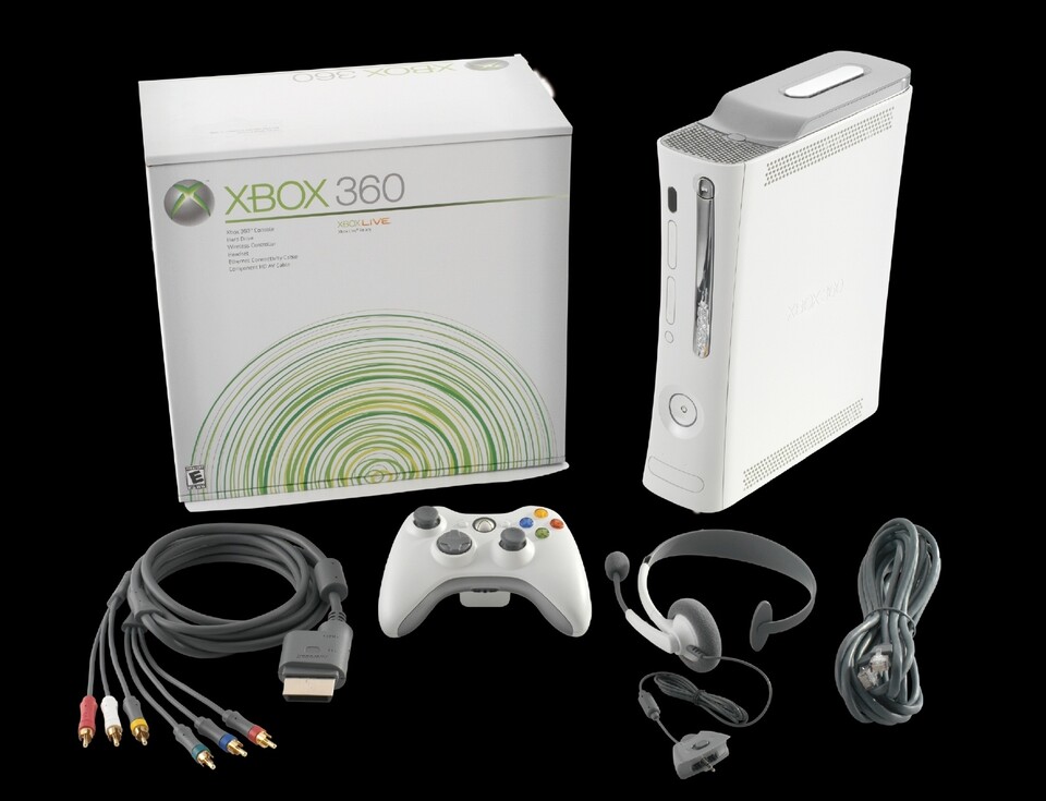 Die neue Generation: die erste Xbox 360 (damals noch in weiß) und Zubehör.