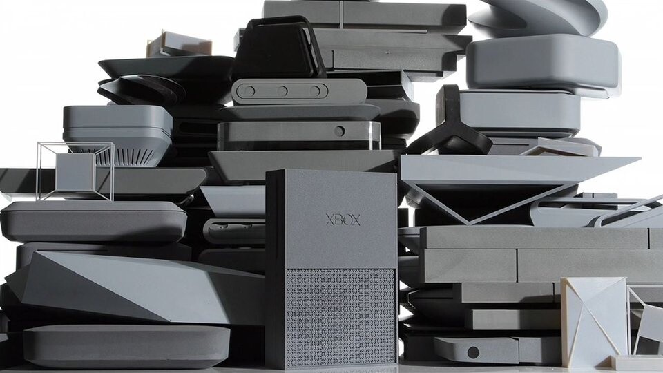 Die Xbox-Prototypen (die zu diesem Zeitpunkt natürlich nur leere Plastikhüllen waren) wurden von Microsoft in Xbox-typischen Umgebungen platziert, um ihre optische Wirkung zu testen.