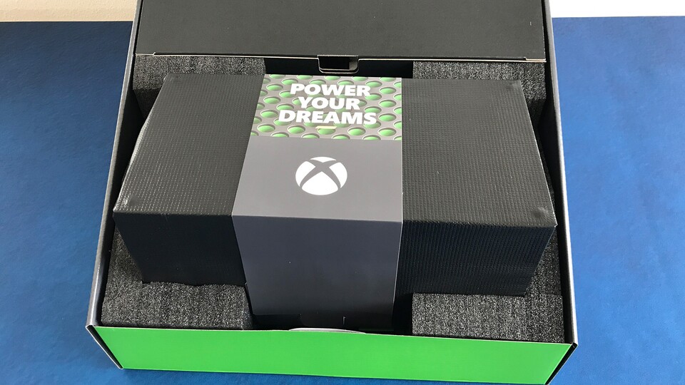 So werdet ihr beim Auspacken von der Xbox Series X begrüßt.