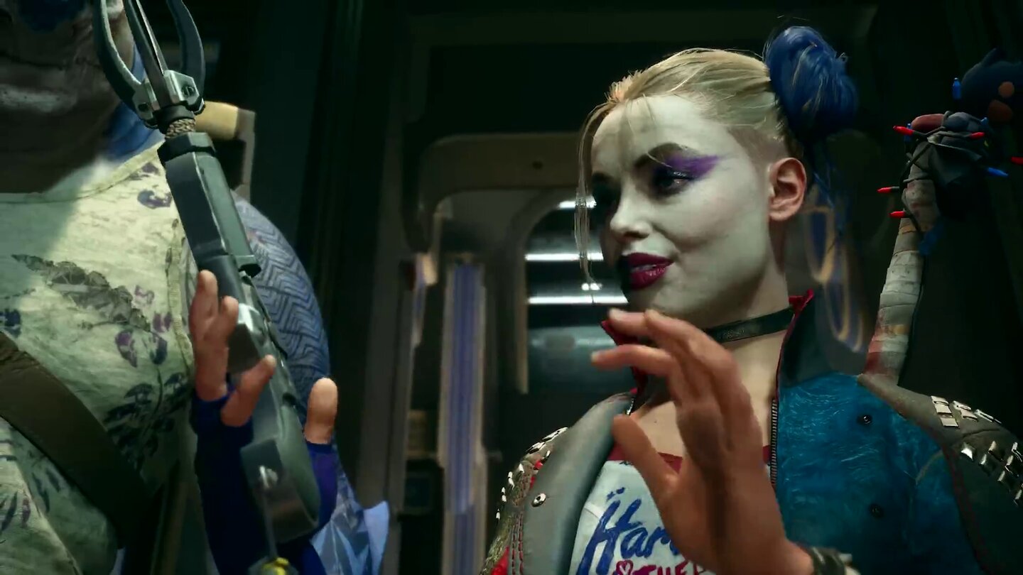 Harley Quinn zeigt mit Batmans Gadgets, wie tödlich sie in Suicide Squad ist