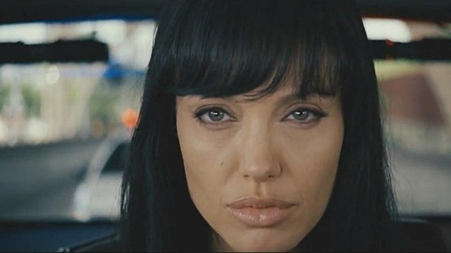 Salt - Trailer zum Actionfilm mit Angelina Jolie