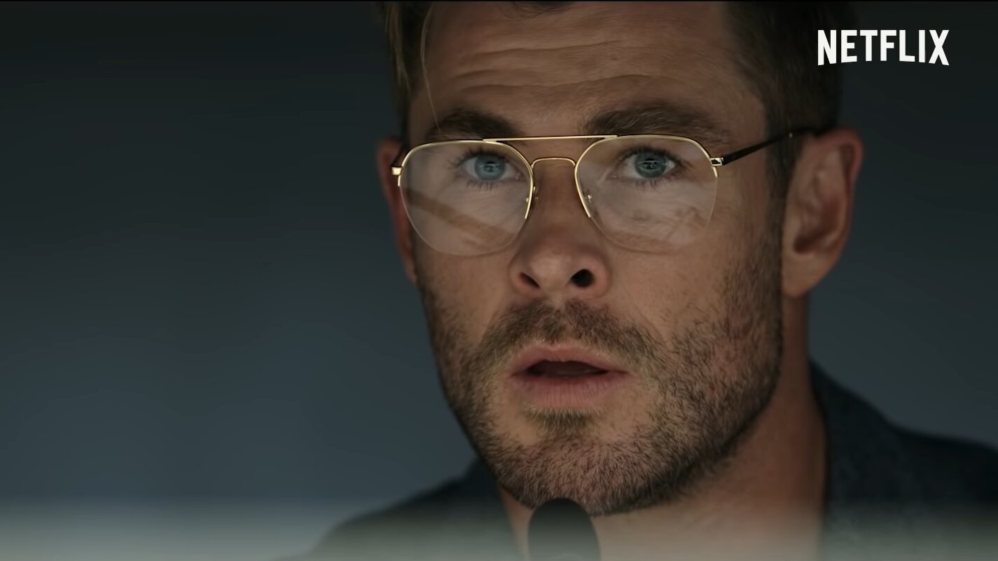 Spiderhead: Chris Hemsworth experimentiert im Trailer mit bewusstseinsverändernden Drogen