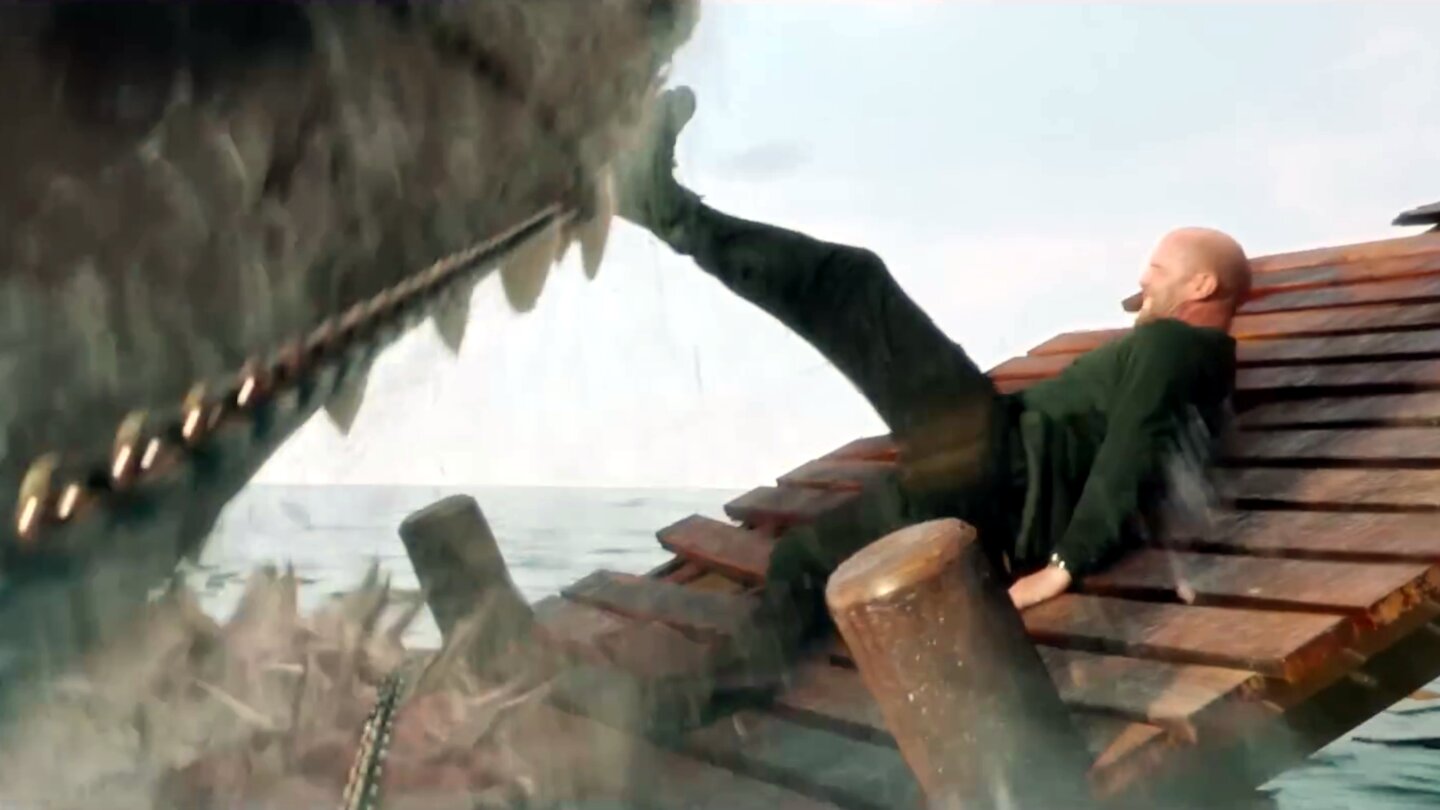 Meg 2: Jason Statham legt sich nicht nur mit einem, sondern gleich mehreren Riesen-Haien an