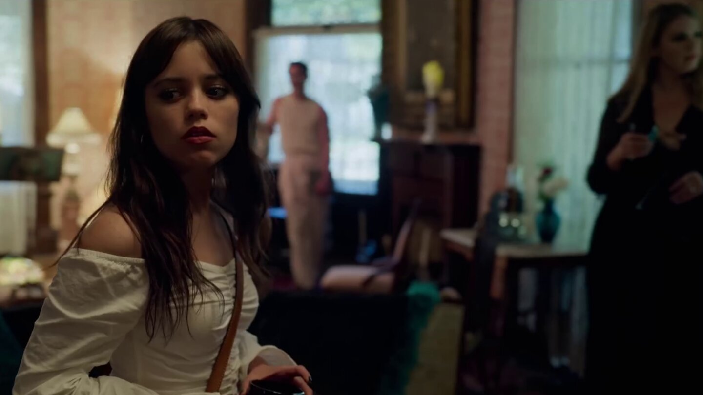 Wednesday Star Jenna Ortega Ist Im Ersten Trailer Zum Neuen Thriller Millers Girl Zurück 1479