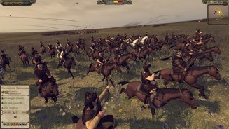 Total War: AttilaDie hunnische Spezialtaktik in Aktion: vorwärts reiten und dabei nach hinten einen Pfeilhagel abfeuern. Mit dieser Manövrierfähigkeit und Feuerkraft waren die traditionellen Armeen Roms überfordert.
