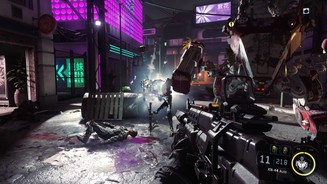 Call of Duty: Black Ops 3Den kleinen Kampfrobotern kommen wir mit Blei bei. Gegen die dicken Mechs (rechts im Bild) helfen nur Raketenwerfer.