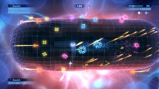 Geometry Wars 3: DimensionsDie neuen 3D-Levels drehen sich unter unserem Schiff – was dabei auf der anderen Seite des Objekts vor sich geht, sehen wir nicht.