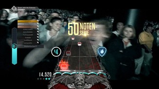 Guitar Hero LiveDie Bildschirmanzeigen sind ebenso schick wie aufgeräumt und wirken im Vergleich zu Rock Band deutlich edler.
