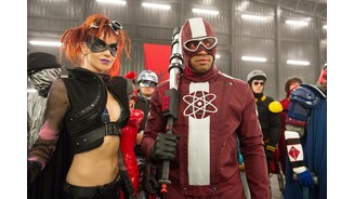 Kick-Ass 2Andere Bewohner New Yorks haben sich Kick-Ass zum Vorbild genommen und sind selber in lustige Verkleidungen geschlüpft, um die Stadt zu beschützen.