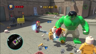 LEGO Marvel Super HeroesAuch im Kampf können wir frei zwischen den Charakteren wechseln, mit denen wir unterwegs sind.