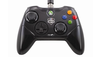 Der MLG-Controller kommt im klassischen Xbox-360-Layout daher.
