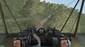 Rise of Flight: Channel Battles EditionDas wird eng: Im Tiefflug beharken wir einen Oldtimer –der damals hochmodern war.