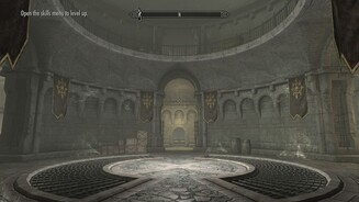 Dawnguard Die geräumige Haupthalle lädt zu lauschigen Versammlungen und Ritualen ein.
