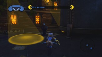 Sly Cooper: Thieves in Time Um ungesehen durch die Welten zu kommen, sollten wir nicht in die Lichtkegel treten.