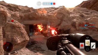 Star Wars: BattlefrontExplosionen und Blaster-Feuer sorgen für reichlich Funkenflug. Das ist der typische Star-Wars-Look.