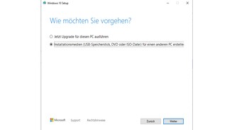 Wählt zuerst, welches Medium ihr für die Installation von Windows 10 nutzen möchtet.