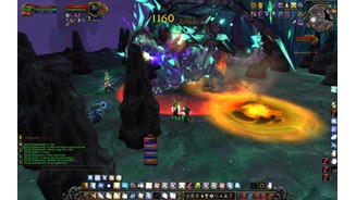 World of Warcraft: CataclysmBosskampf im steinernen Kern: Plattenhaut lässt Felsen regnen und Lava-Pools entstehen. Pah!