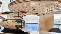 Als echtes Set unbezahlbar: Eine unglaublich detaillierte Lego-Enterprise verewigt das erste Star-Trek-Raumschiff in über 50.000 Steinen