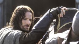 Wer in Die Rückkehr des Königs bei Minute 43:03 ganz genau hinschaut, sieht einen Nachfahren von J.R.R. Tolkien im Kampf gegen Orks