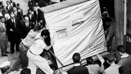 Die erste Festplatte der Welt wiegt so viel wie 20.000 SSDs – Was glaubt ihr, wie viel Speicher sie besaß?