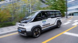 Kia hat einen Pilotversuch mit ferngesteuerten Fahrzeugen gestartet, bei der das Auto von einer fremden Person geparkt wird