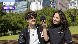 CES 2026: Diese Kopfhörer verwandeln sich zusammengefaltet in einen Bluetooth-Lautsprecher