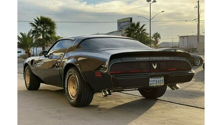 Jedes Jahr bekam Burt Reynolds einen neuen Pontiac Trans Am völlig kostenlos – bis ein neuer CEO ans Telefon ging