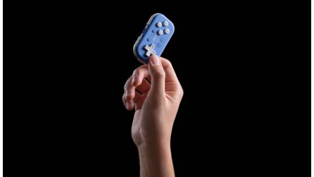 Da werden Nintendos Joy-Cons zu Kloppern: 8BitDos Micro Controller passt in die Handfläche