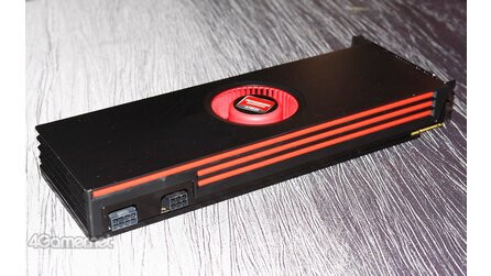 AMD Radeon HD 6990 - Fotos einer Referenzkarte