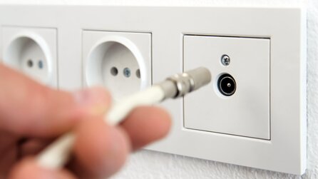Wenn ihr eine TV-Dose im Schlafzimmer habt, verwandelt sie doch in ein Highspeed-Ethernet-Netzwerk