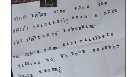 Kurioses - Anti-Kapitalistische Nachricht statt iPod