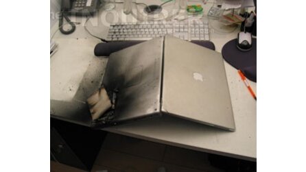 PowerBook explodiert in Büro - Fast zwei Meter hohe Flammen
