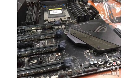 Asus X399 ROG Zenith Extreme - Bilder