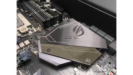 Asus X399 ROG Zenith Extreme - Erstes Unboxing eines Threadripper-Mainboards