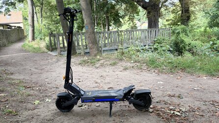 Der Ausom DT2 Pro ist der brachialste E-Scooter, den ich je gefahren bin – genau deswegen ist er in Deutschland verboten