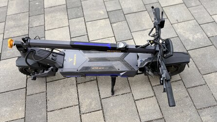Der Ausom DT2 Pro ist der brachialste E-Scooter, den ich je gefahren bin – genau deswegen ist er in Deutschland verboten