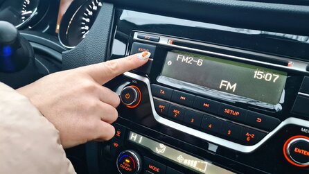Der Grund gilt auch in Deutschland: Autoradio-Pflicht in Frankreich, obwohl immer weniger Leute zuhören