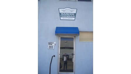 E3 Media: Barker Hangar