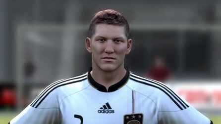 FIFA 12 vs. PES 2012 - Spieler im Gesichtervergleich