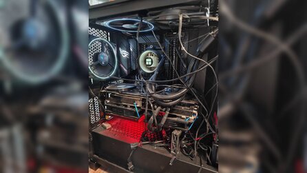 »Nichts ist dauerhafter als eine vorübergehende Lösung.«: Spieler zeigt seinen PC von Innen und alle nur so: Was zum...?