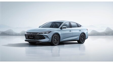 Chinas größter Tesla-Rivale hat gerade neue Hybrid-Autos gezeigt, mit denen ihr 2.000 Kilometer ohne Tanken fahren könnt