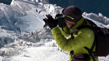 Duell am Abgrund: Netflix beleuchtet in der Doku ein waghalsiges Bergsteiger-Wettrennen