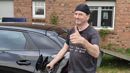 DIY-Solar-Tankstelle: Wie ich mein E-Auto mit einem Balkonkraftwerk lade